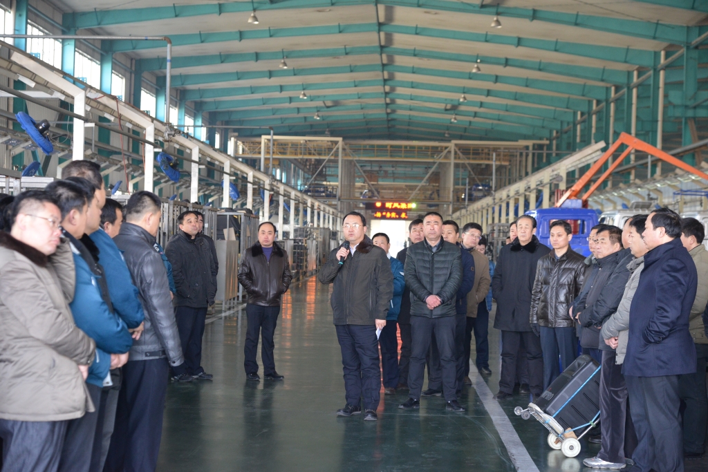 人生就是搏集团举行中层向导干部现场观摩活动